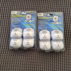NEW  Bell + Howell Ultrasonic Pest Repeller  2 sets (Pack of 4)